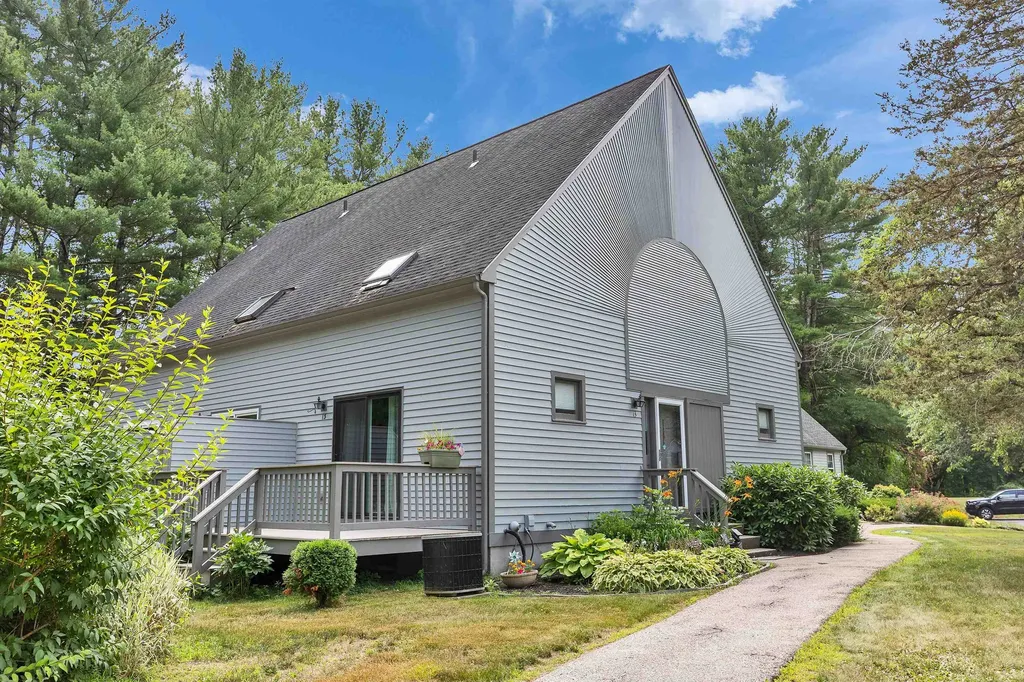 13 Glengarry Drive Stratham NH 03885