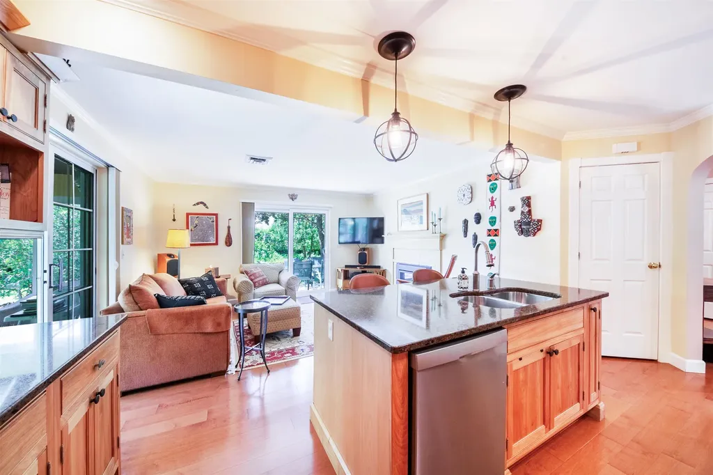 8 Oak Beach Drive Burlington VT 05401
