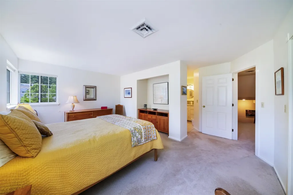 8 Oak Beach Drive Burlington VT 05401