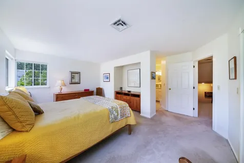 8 Oak Beach Drive Burlington VT 05401