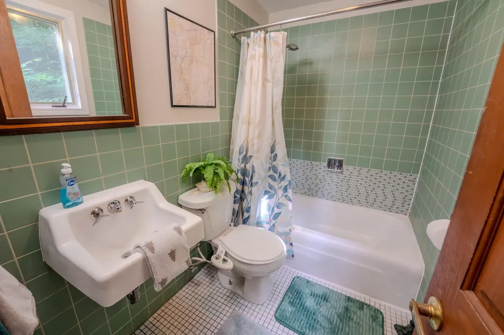 82 Pond Road Campton NH 03223