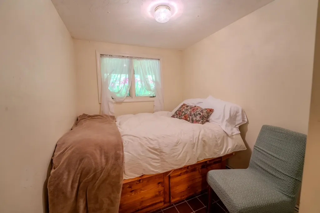 82 Pond Road Campton NH 03223