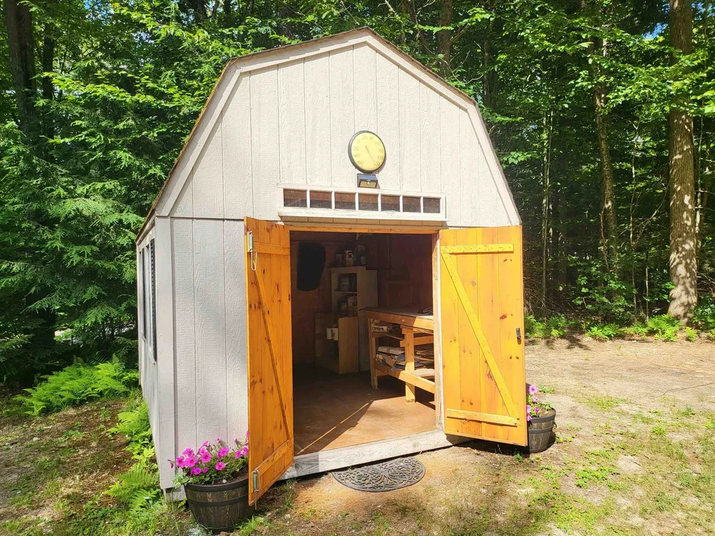 82 Pond Road Campton NH 03223