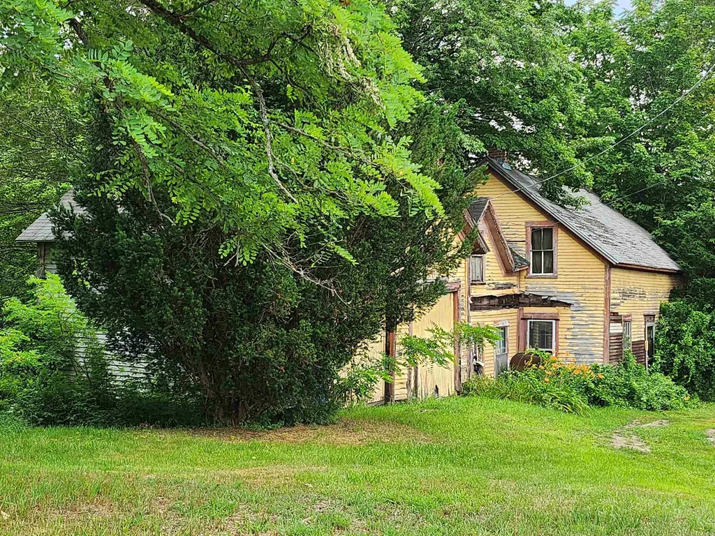 126 Meredith Center Road Meredith NH 03253