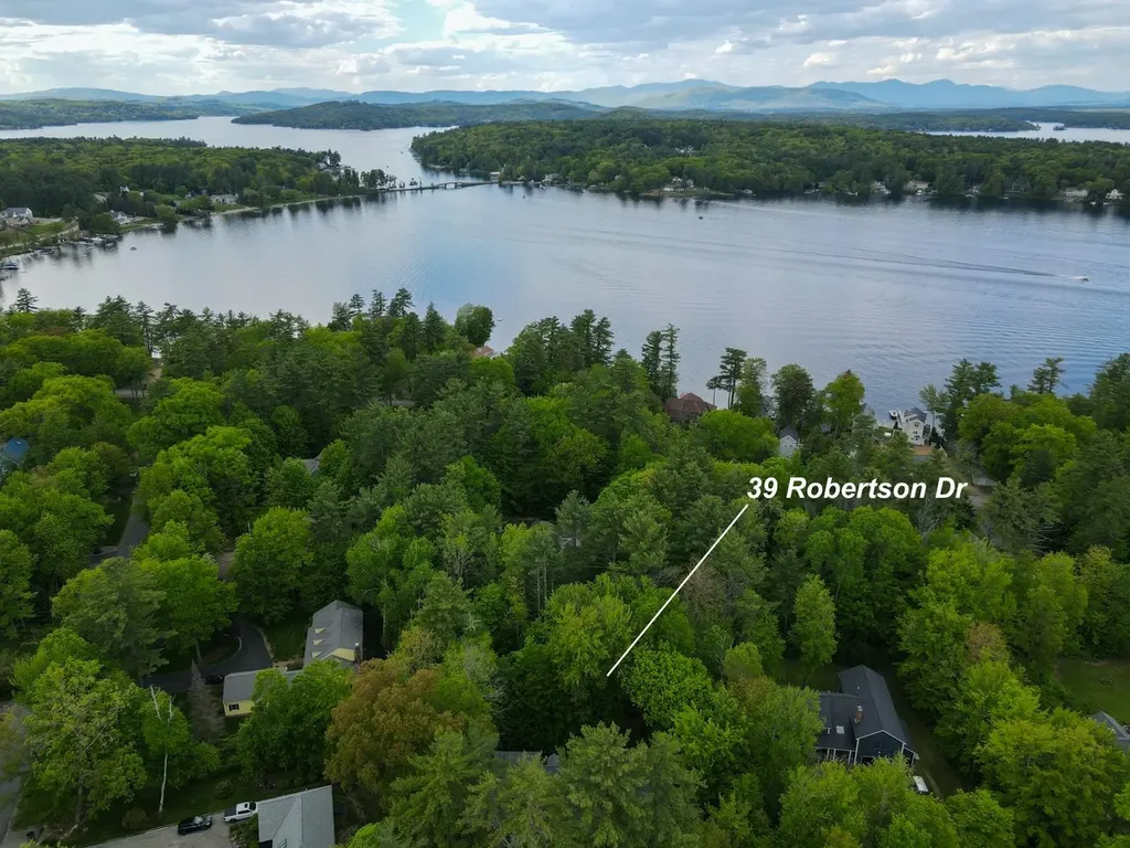 39 Robertson Drive Gilford NH 03249