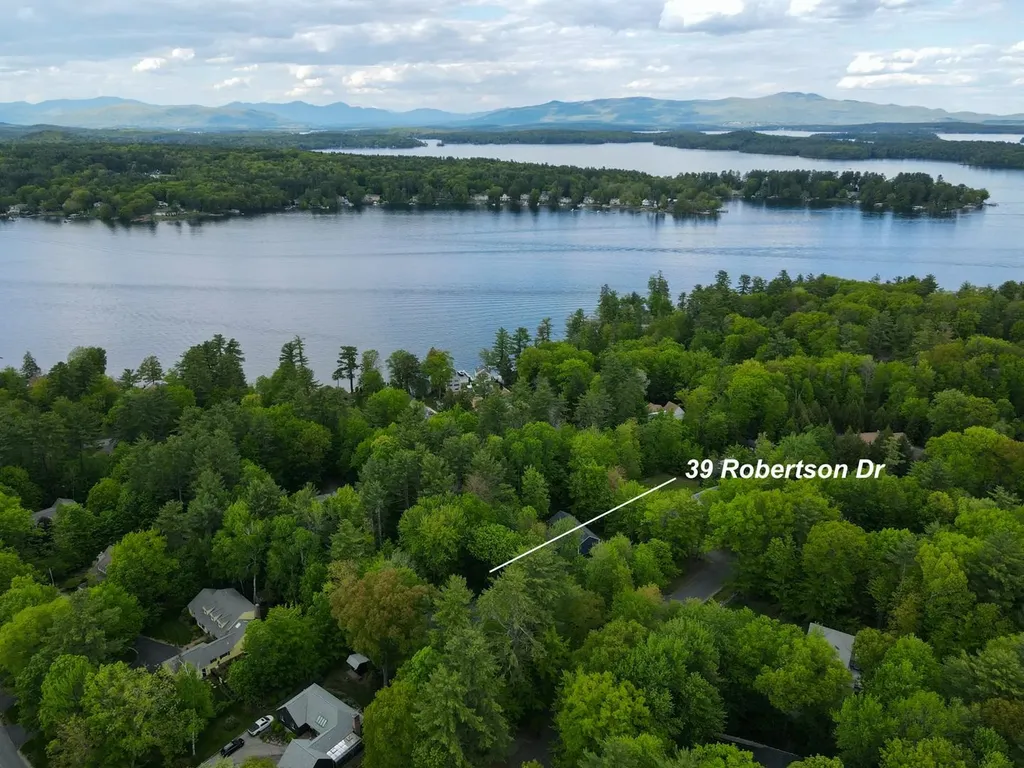 39 Robertson Drive Gilford NH 03249