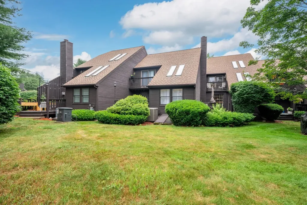26 Stacey Circle Windham NH 03087