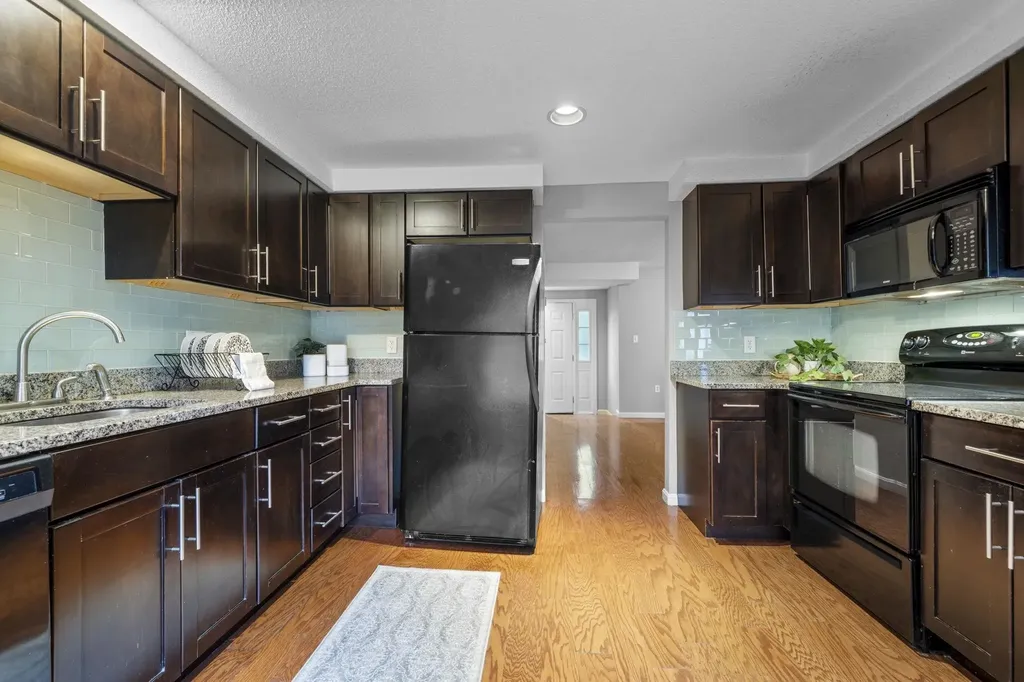 26 Stacey Circle Windham NH 03087