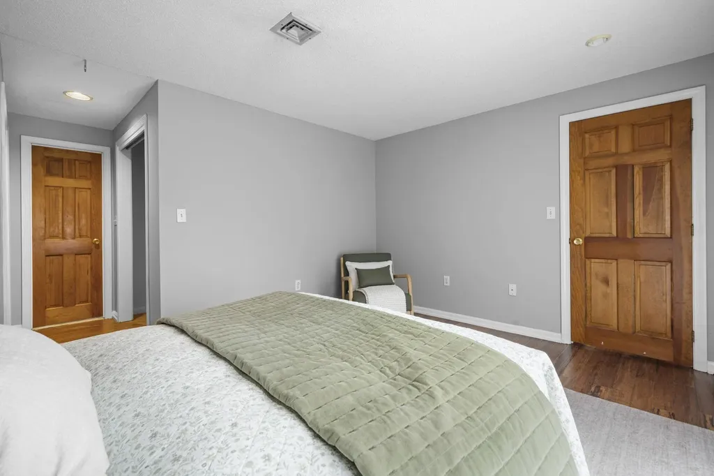 26 Stacey Circle Windham NH 03087