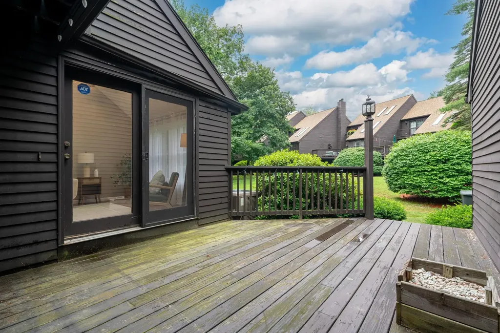 26 Stacey Circle Windham NH 03087