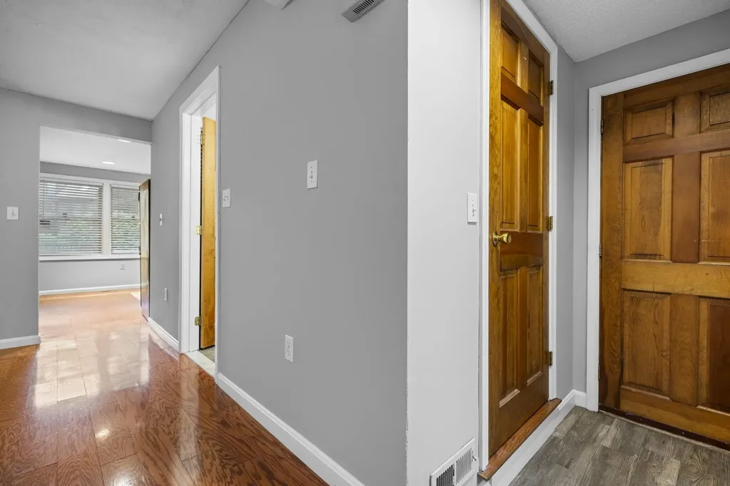 26 Stacey Circle Windham NH 03087