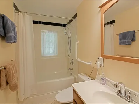 86 North Road Westford VT 05494