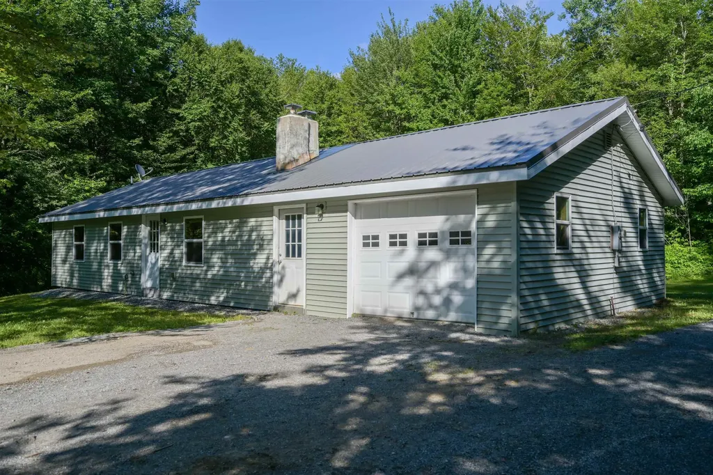 4034 Vt Route 17 Starksboro VT 05487