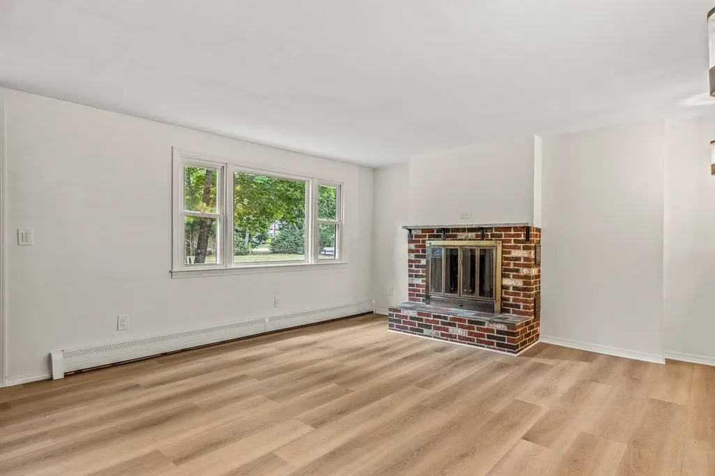 284 Eastern Avenue Rochester NH 03867