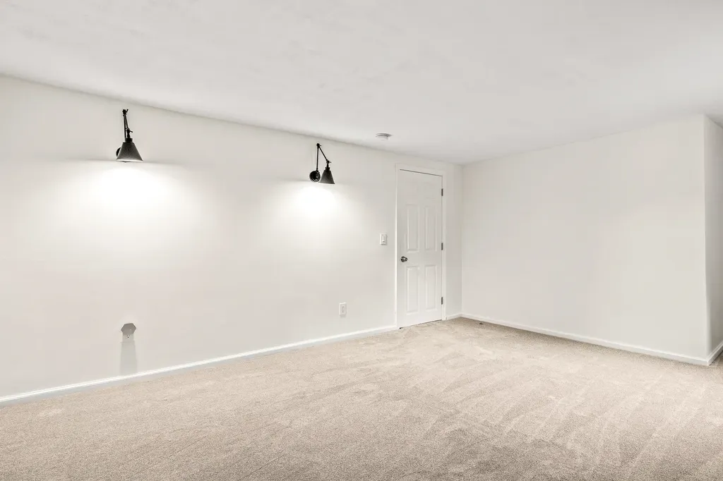 284 Eastern Avenue Rochester NH 03867