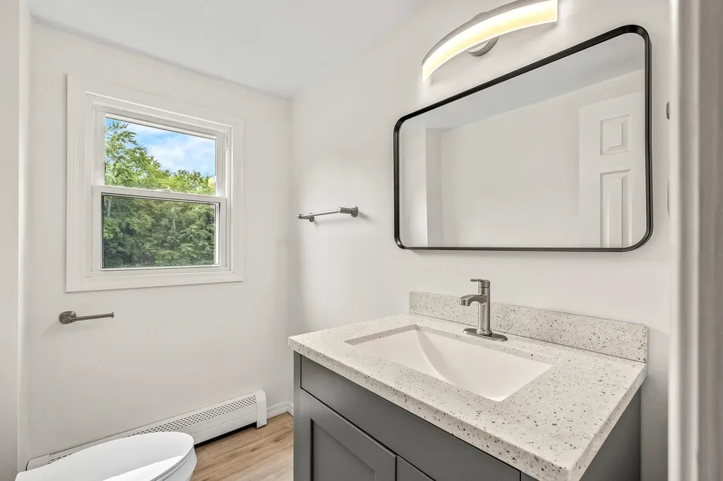 284 Eastern Avenue Rochester NH 03867