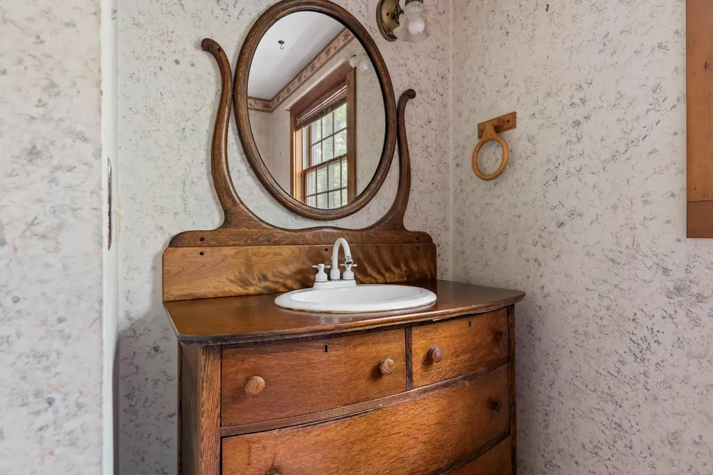 442 Olde Farms Road Grantham NH 03753