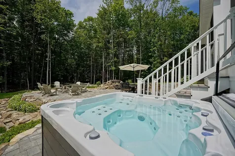 127 Exeter Road North Hampton NH 03862