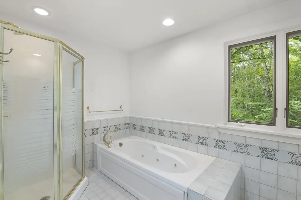 1194 Ames Hill Road Brattleboro VT 05301