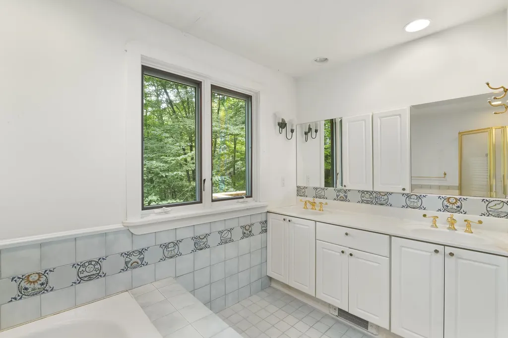 1194 Ames Hill Road Brattleboro VT 05301