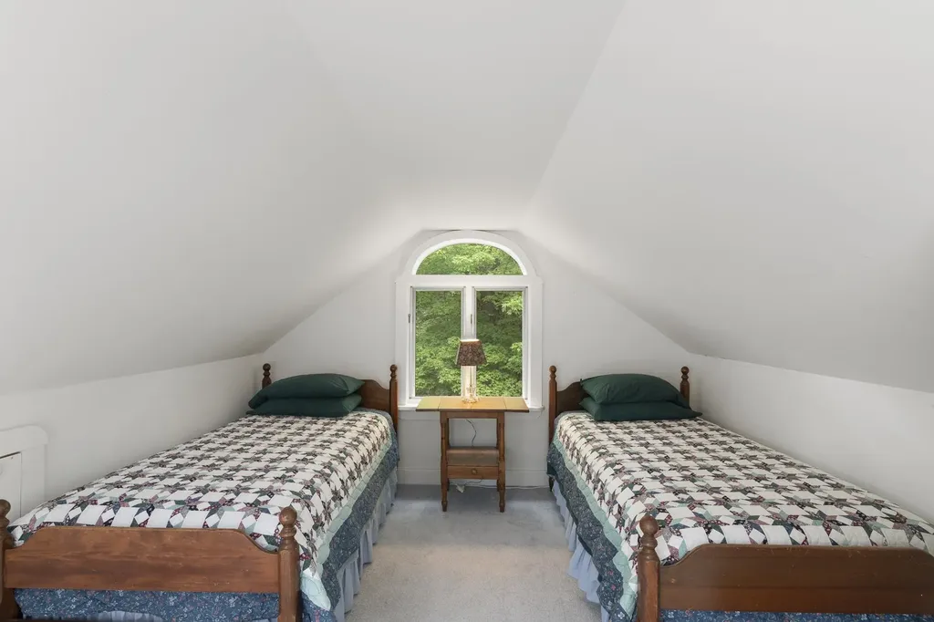 1194 Ames Hill Road Brattleboro VT 05301