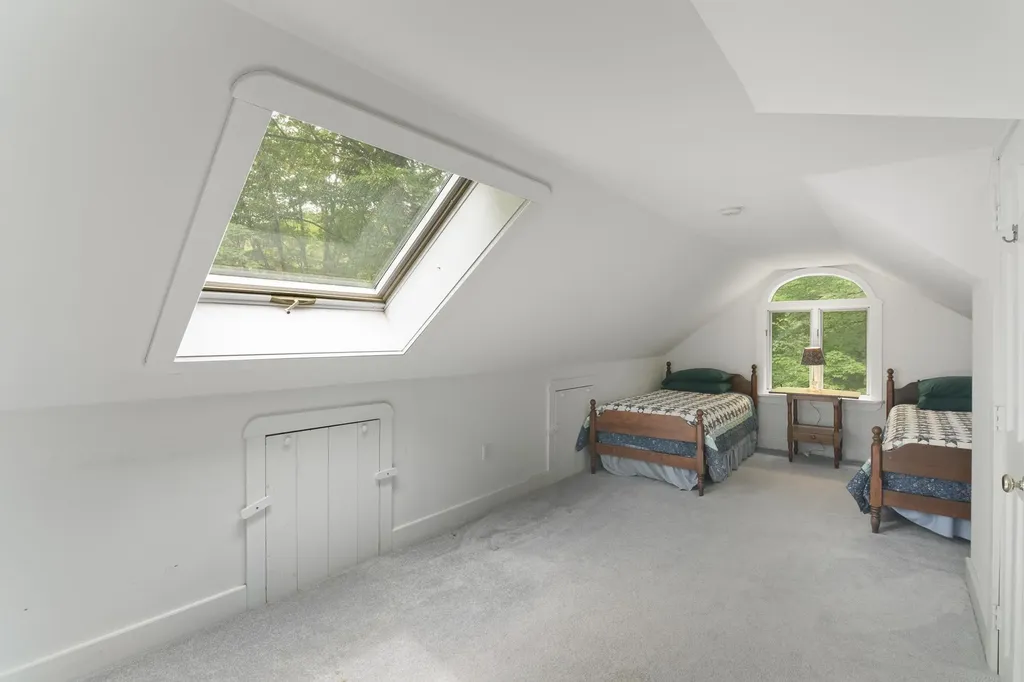 1194 Ames Hill Road Brattleboro VT 05301