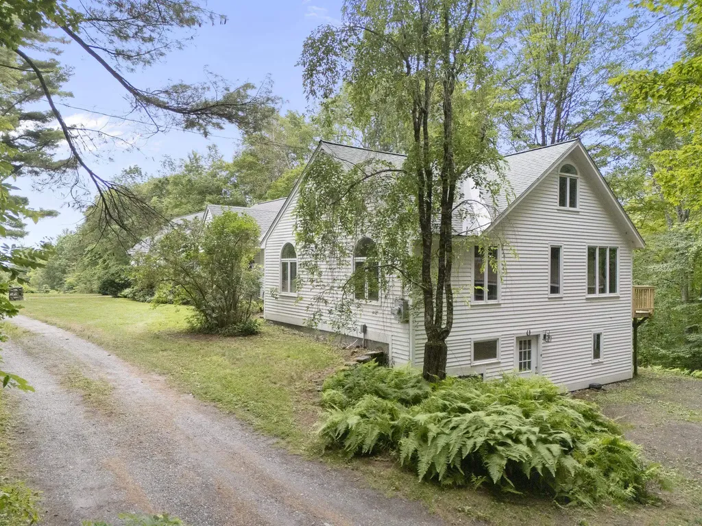1194 Ames Hill Road Brattleboro VT 05301