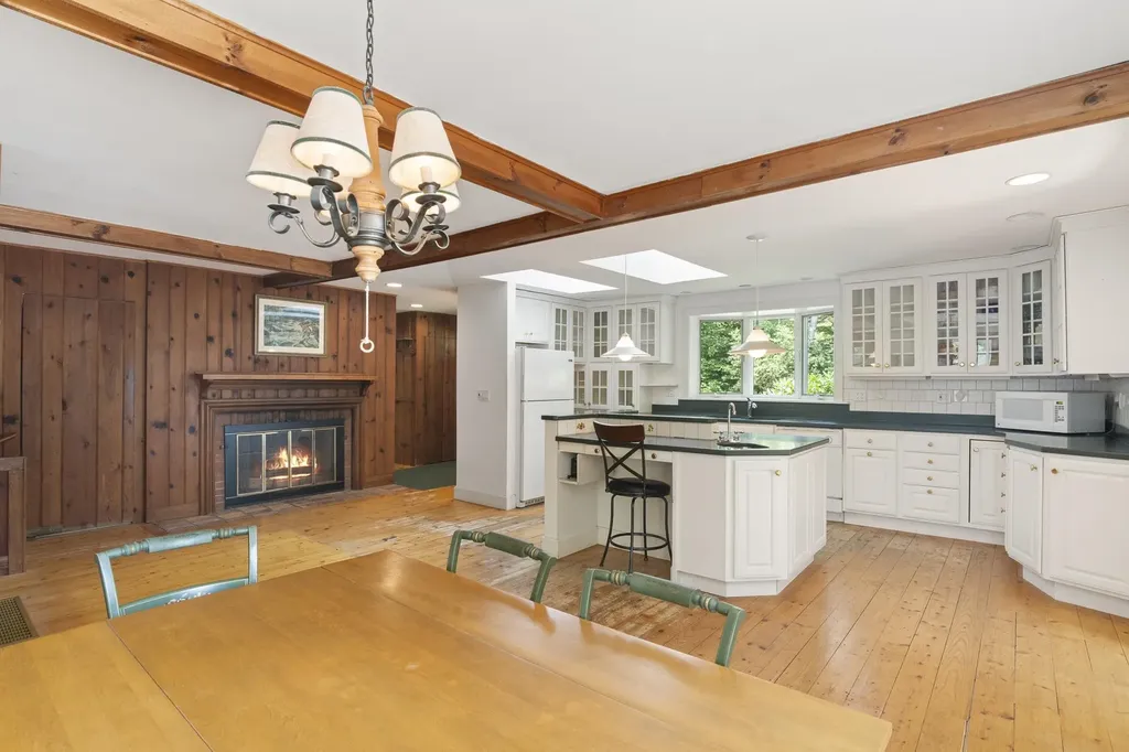 1194 Ames Hill Road Brattleboro VT 05301