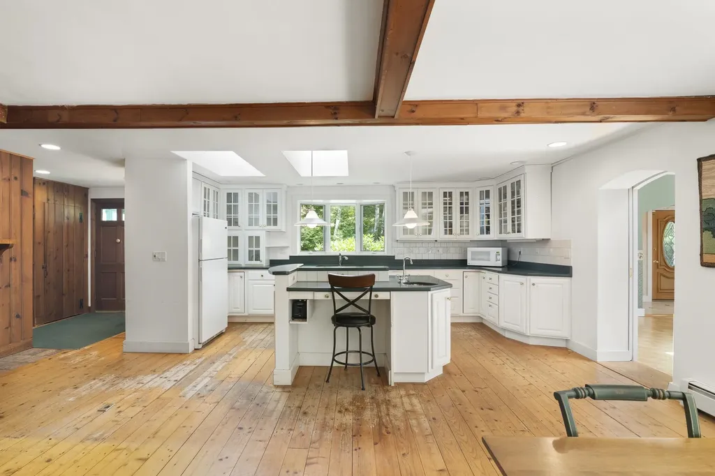 1194 Ames Hill Road Brattleboro VT 05301