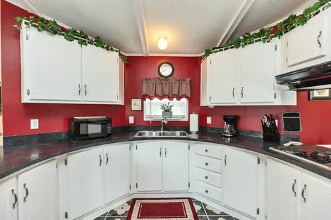 69 Thistle Way Manchester NH 03109
