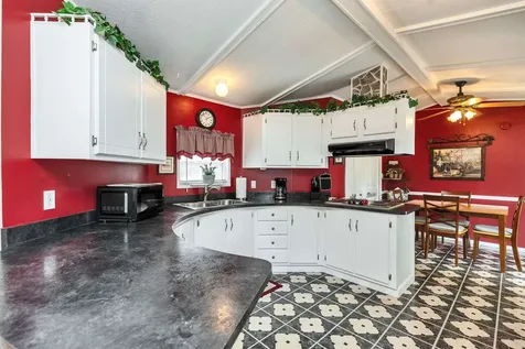 69 Thistle Way Manchester NH 03109