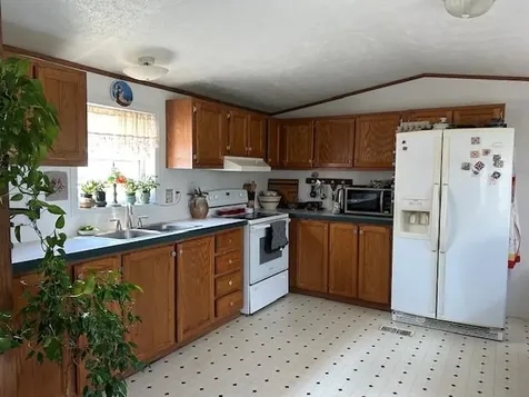 28 Route 145 Colebrook NH 03576