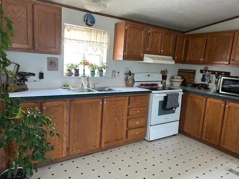 28 Route 145 Colebrook NH 03576