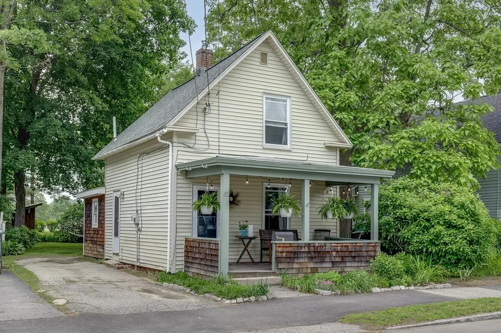 62 South Spring Street Concord NH 03301