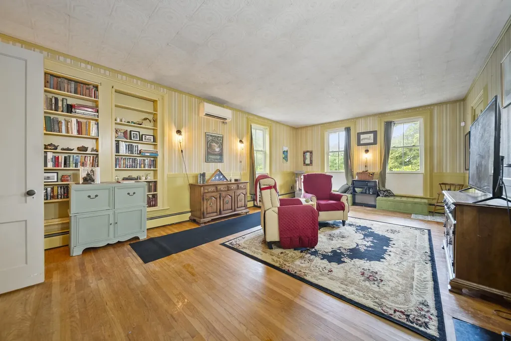 37 Park Street Newport NH 03773