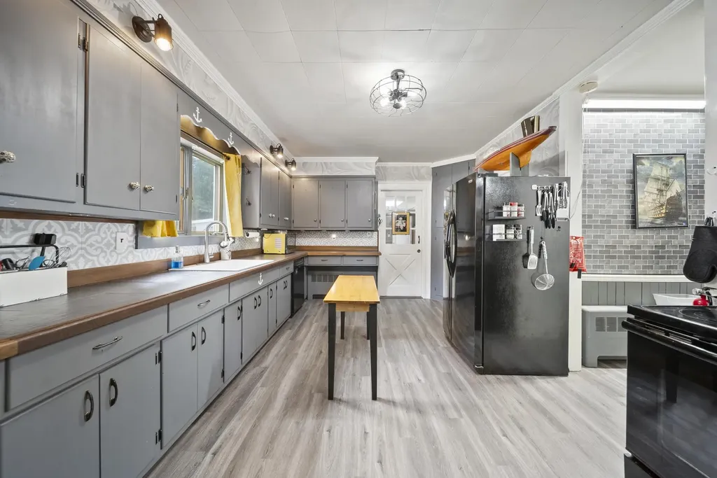 37 Park Street Newport NH 03773