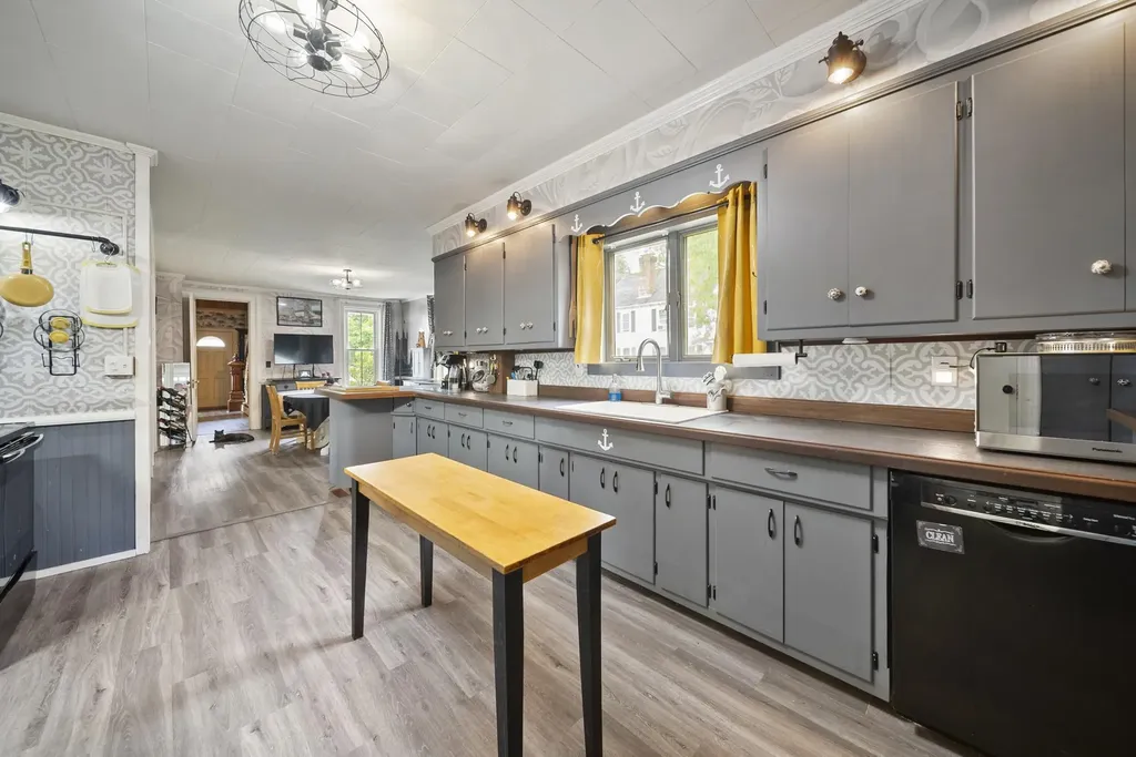 37 Park Street Newport NH 03773