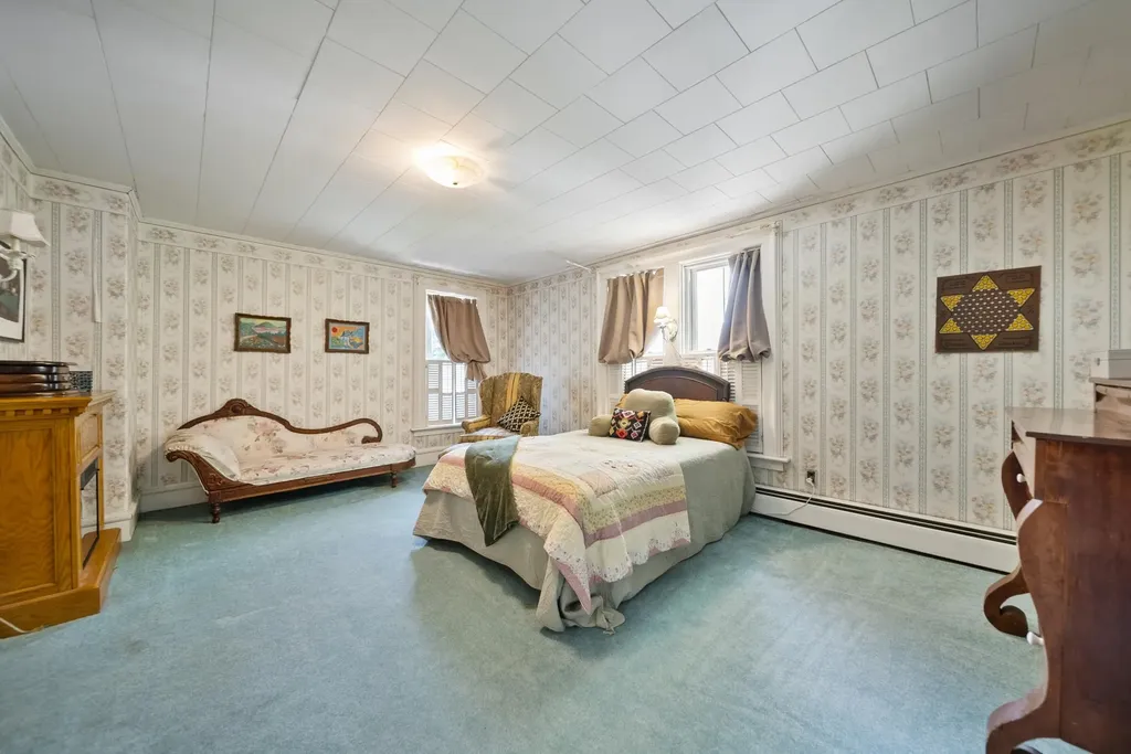 37 Park Street Newport NH 03773