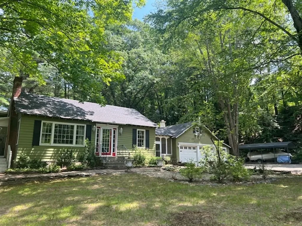 23 Bittersweet Lane Chesterfield NH 03466