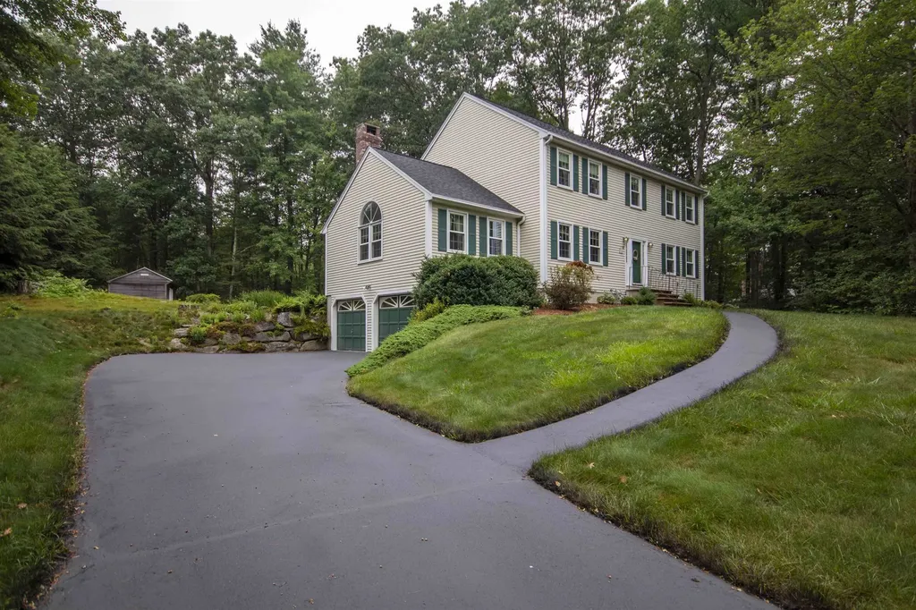 4 Woodbine Drive Londonderry NH 03053