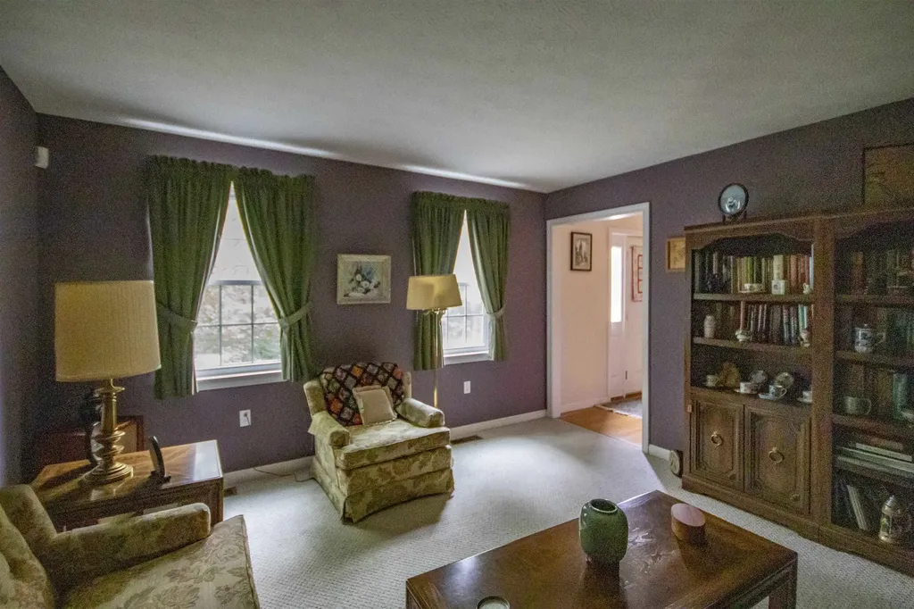 4 Woodbine Drive Londonderry NH 03053