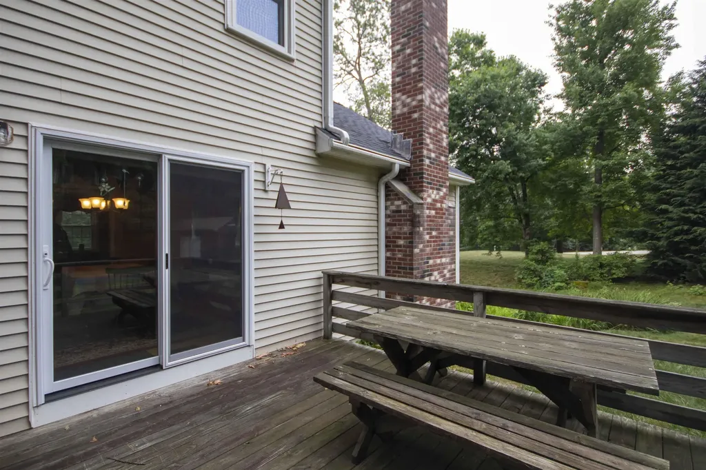 4 Woodbine Drive Londonderry NH 03053