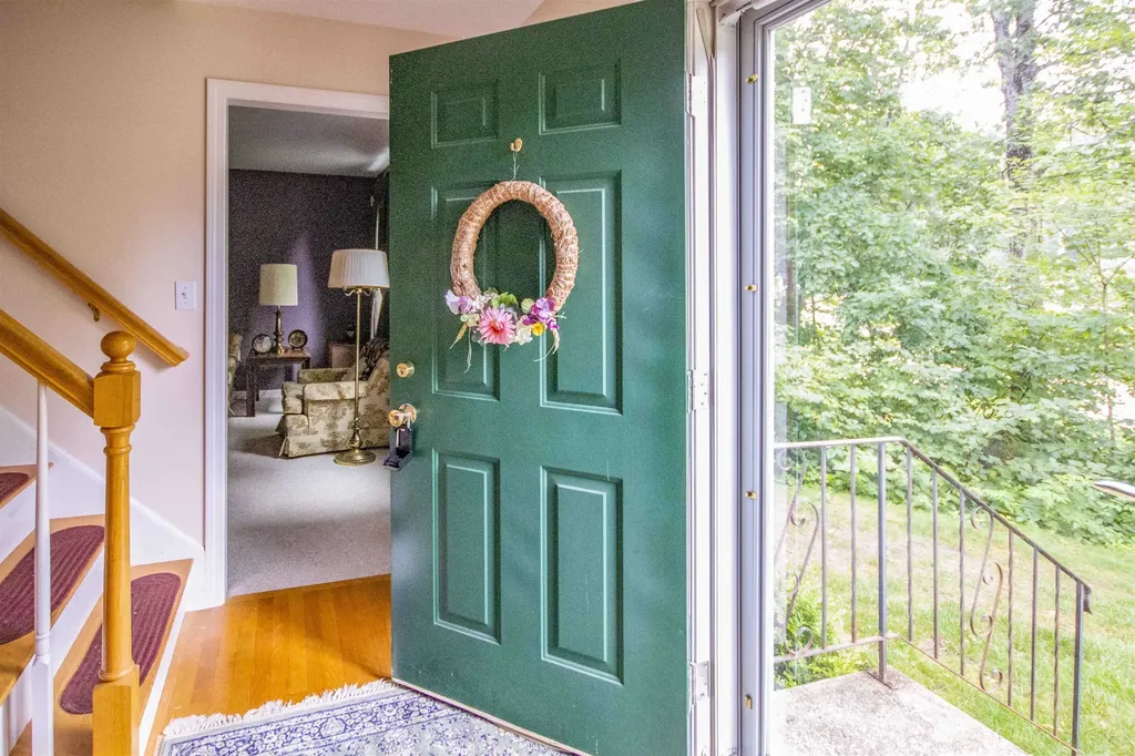 4 Woodbine Drive Londonderry NH 03053