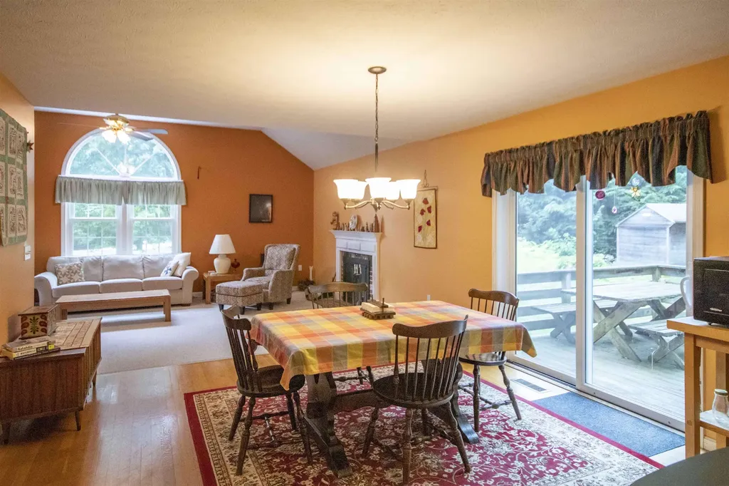 4 Woodbine Drive Londonderry NH 03053