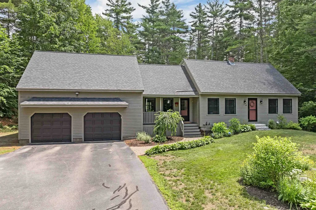 31 Friar Tuck Way Wolfeboro NH 03894
