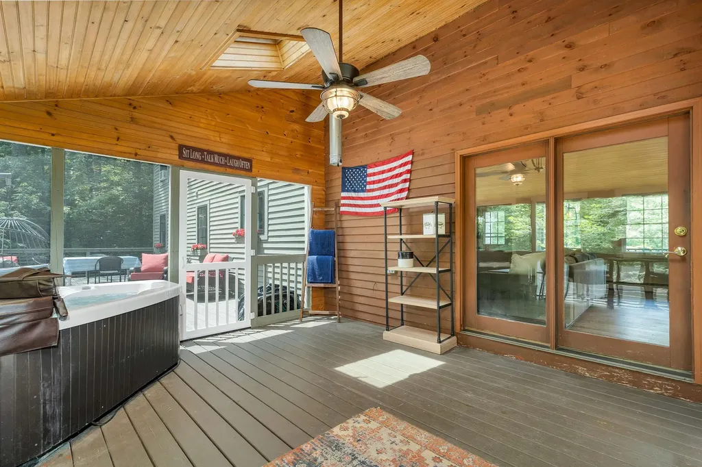 31 Friar Tuck Way Wolfeboro NH 03894