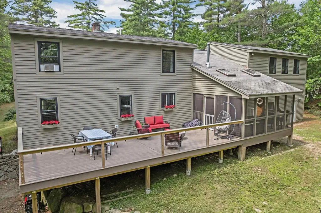 31 Friar Tuck Way Wolfeboro NH 03894