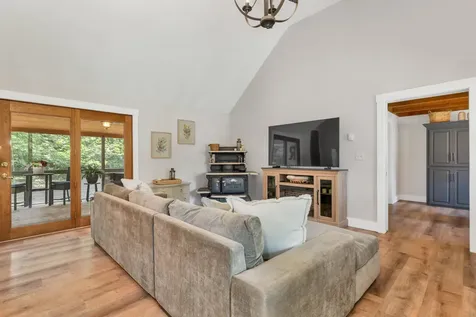 31 Friar Tuck Way Wolfeboro NH 03894
