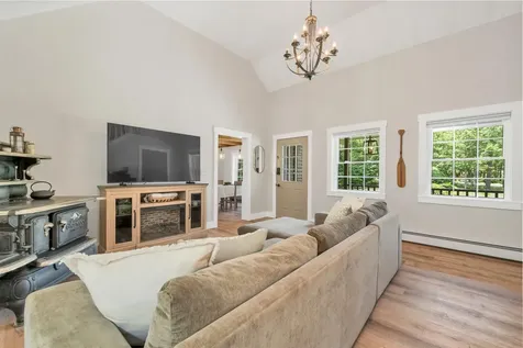 31 Friar Tuck Way Wolfeboro NH 03894