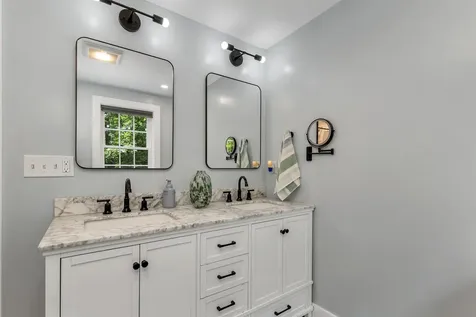 31 Friar Tuck Way Wolfeboro NH 03894